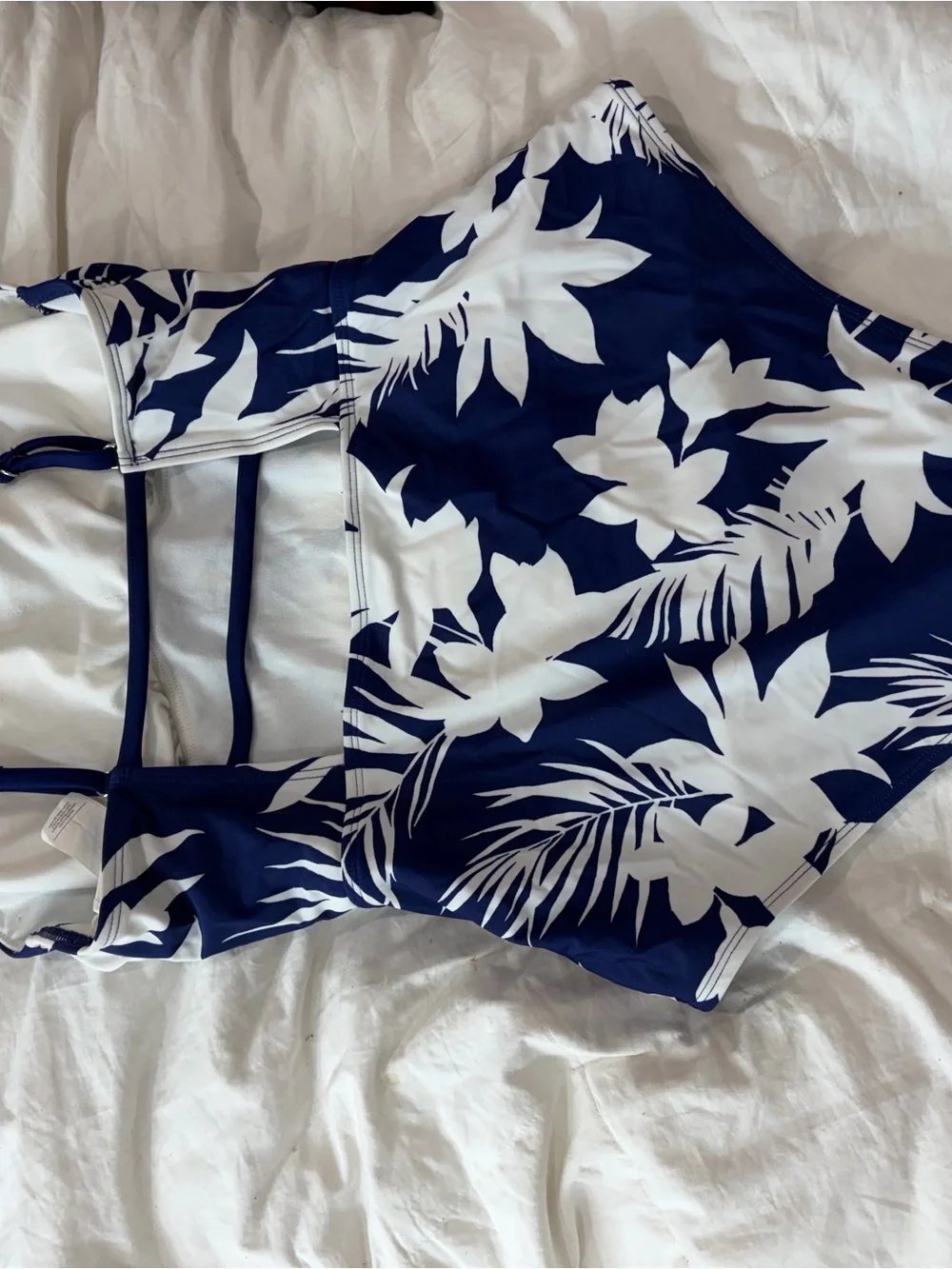 Cupshe Navy White Tropical Ruched Strappy One-Piece Swimsuit
